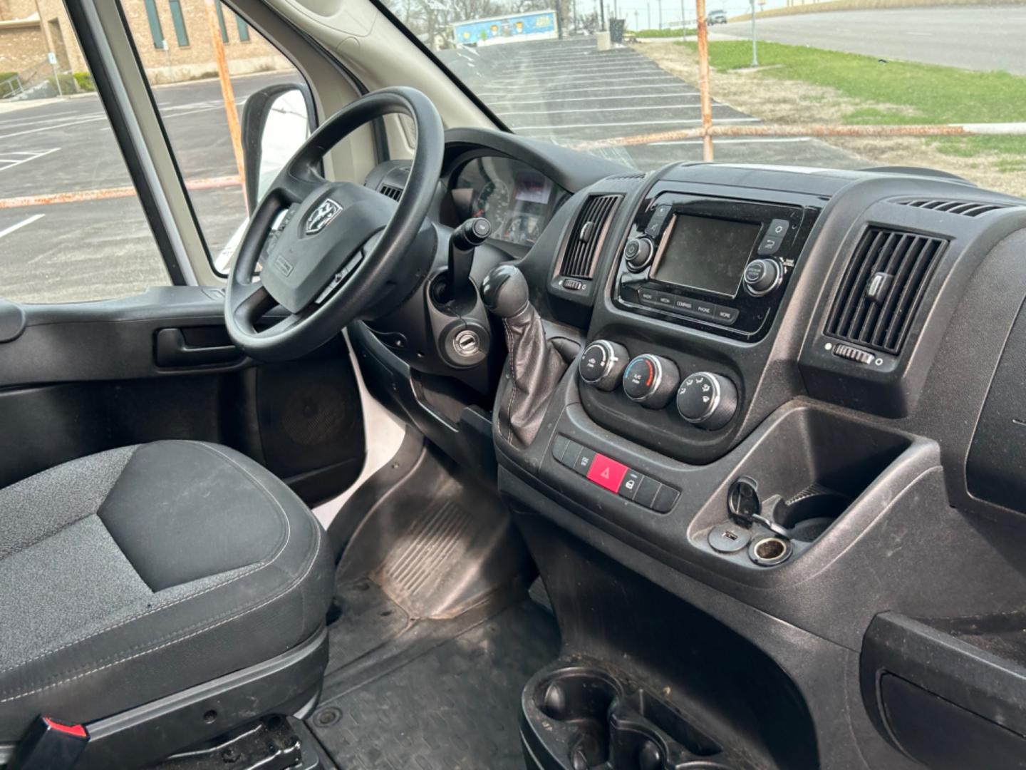 2018 White RAM Promaster 2500 High Roof Tradesman 159-in. WB (3C6TRVDG8JE) with an 3.6L V6 engine, 6A transmission, located at 1687 Business 35 S, New Braunfels, TX, 78130, (830) 625-7159, 29.655487, -98.051491 - Photo#3